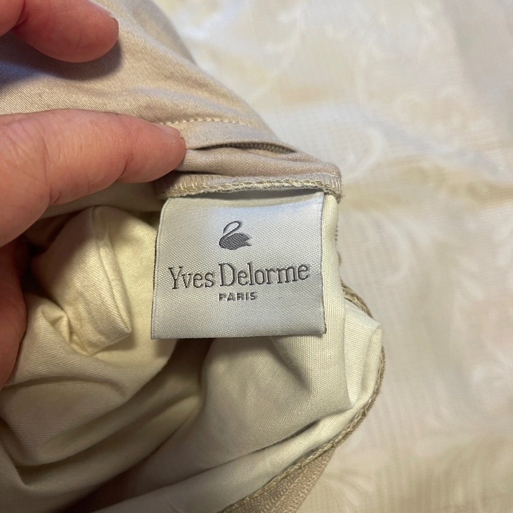 Yves Delorme pillow - Picture 4 of 5